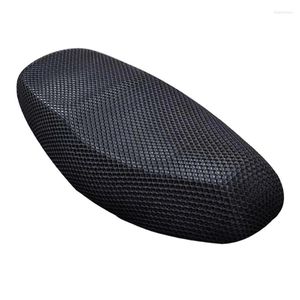 Auto-stoelafdekkingen Ademvolle Summer Cool 3D Mesh Motorcycle Momsed Motorbike Scooter Cushion Anti-Slip Cover warmte isolatie