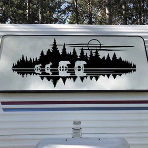 Pegatizas de estilo de estilo de automóvil Familia del lago Moon Bear en la línea de árboles de la escena del bosque Vinyl Vinyl V7 - RV Graphics Camping R230812