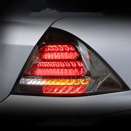 Ensemble de feu arrière de voiture LED clignotant pour BENZ W203 2000-2006 C200 C180 dynamique Streamer feu arrière éclairage feu arrière