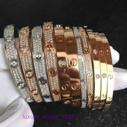 Autobanden Nieuw merk Klassieke designerarmband 925 sterling verzilverd 18K goud Schroefpatroon Eén woord breed Smalle diamant zes met originele doos OTUO