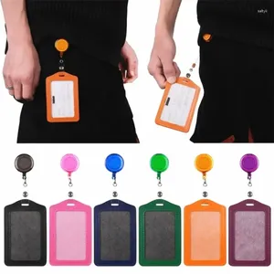 Porte-cartes 1pc Couverture de cartes en cuir PU avec bobines de badge rétractables Porte-nom d'identité Porte-clés Porte-clés Fournitures de bureau pour étudiants