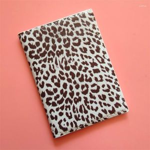Porte-cartes mode imprimé léopard femmes voyage passeport couverture portefeuille affaires multifonction sac à main organisateur étui