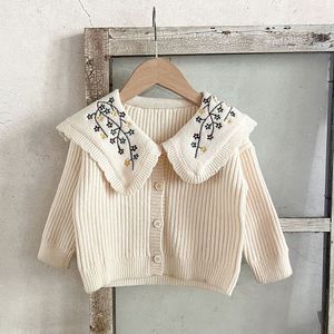 Cardigan bébé fille pull manteau poupée cou Cardigan bébé tricots à la mode mignon grand col Polo pull polyvalent manteau 230923