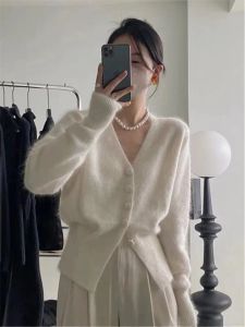 Cardigans Vestes de pull de style coréen Femme Spring automne Vneck Office Lady White Treed Mabet Long Sweater Soft I984 Sweat Soft I984