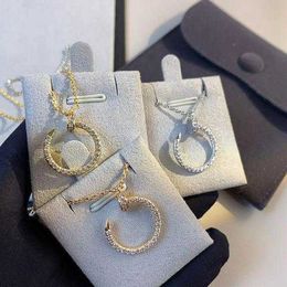 Kaarten v Gold vergulde Mijin CNC Craft ingelegd met volledige diamant nagel ketting vrouwelijke Xiao Zhan dezelfde stijl kraagketen