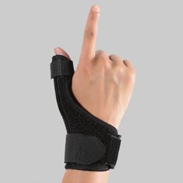 Zorg 1 van Sport Pols Pols Handen ondersteunen instelbare compressie vingerhouder beschermer Brace Beschermende mouw Protect Fingers