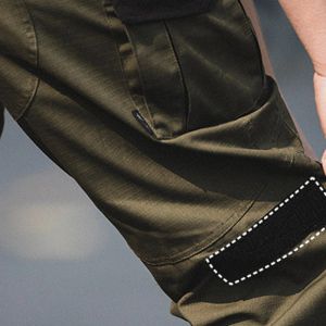 Vrachtbroeken mannen tactisch militair meerdere zakken joggen man bommenwerper broek zwarte knie patch outdoor wandel pantalones