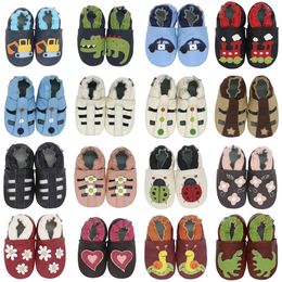 Carozoo born bébé chaussures filles pantoufles en cuir de vache souple sandales pour garçons FirstWalkers baskets chaussette 240126