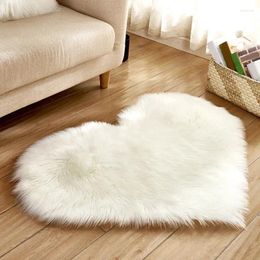 Carpets 30x40cm en forme de coeur moquette du tapis moelleux canapé en laine artificielle salon décoratif plancher décoratif