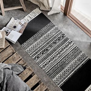 Tapis Tapis de sol de cuisine tissé à la main confortable et doux noir blanc chambre à coucher tapis de chevet simple tapis de porte extérieur petits tapis