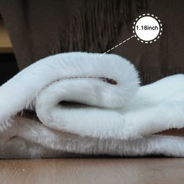 Tapijten Harige Witte Faux Konijnenbont Slaapkamer Tapijt Zachte Pluizige Tapijt Voor Woonkamer Nordic Kinderkamer Mat Shaggy vensterbank Kussen R230717