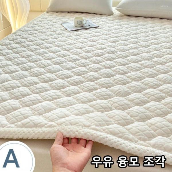 Tapis KDJEIKZ Matelas de velours de lait Coussin doux Ménage Hiver Épais Tatami Tapis Étudiant Dortoir Lit simple Couette