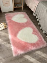 Carpets Style coréen Simple Love Bay Window Mat Pink Girl's Girl's Pluh Mariage Room Decoration Imitation Tapis de chevet en laine
