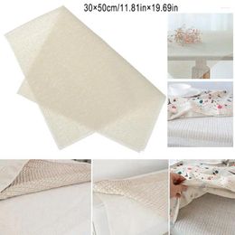 Carpets Mesh Carpet Tapis Padoard Intérieur PVC PVC Réduire Slipping Strong Gripper Undery Blanc 1PC Coussins de canapé non glissant