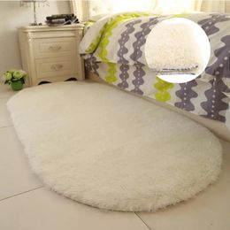 Tapis en peluche et confortable carreaux de tapis rond ovales