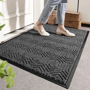 Tapis en caoutchouc de porte inférieur de porte extérieur dans la pièce anti-vêtements anti-glissement.