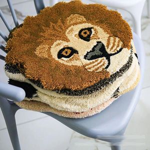 Tapijten eenvoudig pluche dieren tapijt 2024 mode schattige cartoon tijger leeuw zachte badkamer woonkamer niet-slip pashmina