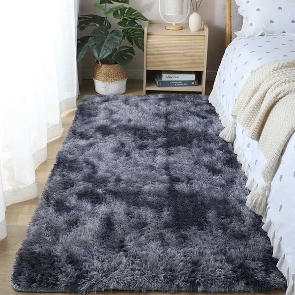 Carpets La nouvelle chambre de tapis de lit en peluche est recouverte d'un simple réseau 2024 Red Red Selling Mat Silk Hair Tie-Dye Living Room Carpet