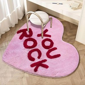 Carpets Valentin's Days Heart Shape Door Mat non glissement lavable bienvenue mignon paillasson hivernal pour l'entrée dans la maison de salle