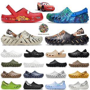Voitures concepteurs plate-forme d'éclairage pantoufles sandales glisses célèbres pour femmes hommes chaussures colorées écho les glissements de pantoufle triple noire blanc sandal charmes 35-46