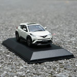 Voitures Diecast 1:43 Échelle Diecast Alloy Toyota Chr Chr véhicule modèle Carys Adult Child Boys Garçons Collection de cadeaux Affichage Souvure