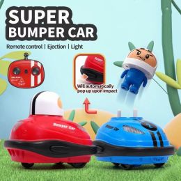 Voitures Super Battle Bumper Car 2,4g RC Toy Popup Doll Crash Bounce Ejection Light ParentChild Interaction Toy