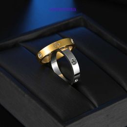 Carter Classic Designer Rings para homens e mulheres mesmo estilo diamante uma palavra anéis de aço de titânio homens mulheres são banhados sem caixa original Pyj