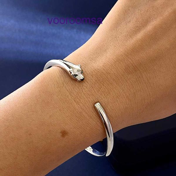 Carter Design Mujeres Pulseras de cuentas Charm Joyería de lujo para dama Regalo Simple animal cabeza de leopardo pulsera abierta Moda guepardo brillante con caja original