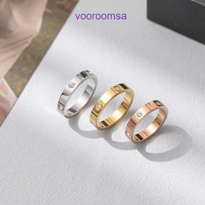 Carter Design Anillos de cuentas para mujer Joyería de lujo para regalo de dama La versión coreana del simple anillo de pareja de acero de titanio no pierde pigmento. Viene con caja original.