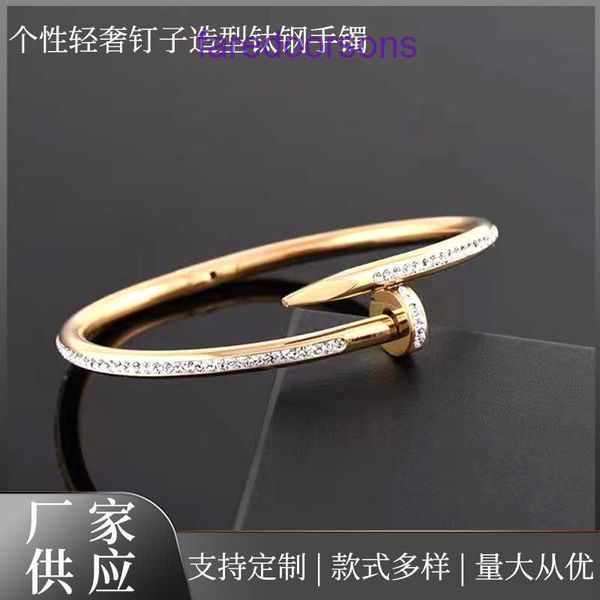 Carter Designer Femme Bracelet Bracelet Mode Unisexe Charme Bracelets Nouveau Personnalisé Lumière Luxe Ongle En Forme De Titane Acier avec Diamant Avoir Boîte-Cadeau