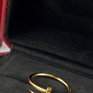 Fijne nagels ring clou dunne nagels Verguld 18K voor vrouw ringen ontwerper voor man T0P kwaliteit hoogste tegenkwaliteit klassieke stijl mode luxe 444