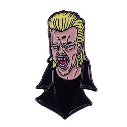 Accessoires de dessin animé David Kiefer Sutherland 80S Film d'horreur Vampire Broche en émail Michael Youre Manger des asticots Comment goûtent-ils Dhuj4