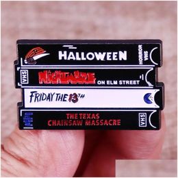 Accesorios de dibujos animados de cinta de películas de horror cinta de video pin de halloween película vhs insignia broche mochila decoración joyería bj otcdu
