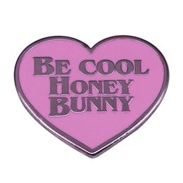 Cartoon accessoires pp fiction badge be cool honey bunny broche curure film fangirls zoet roze hart decor drop levering baby kinderen dhivt