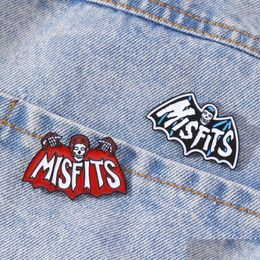 Cartoon Accessoires Punk Misfits Bat Fiend Rockband Brochespelden Emaille Metalen Badges Reversspeld Broches Jassen Jeans Mode-sieraden Dh8Up