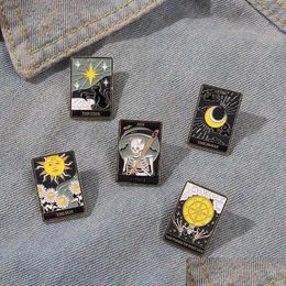 Accessoires de dessin animé Punk Tarot Card Series Sun Moon Broches Femmes Alliage Émail Star Squelette Badges pour Uni Pull Sac à dos Vêtements Dhuvw