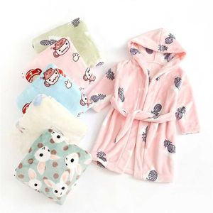 Cartoon Animal Bathrobe Voor Kinderen Flanel Lange Mouwen Hooded Kinderkleding Jongens Robe Winter Kinderkleding 2-7 jaar 211109