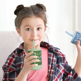 Gobelets d'eau en Silicone pour bébé, avec paille, anti-déversement, gobelet créatif pour enfants en bas âge