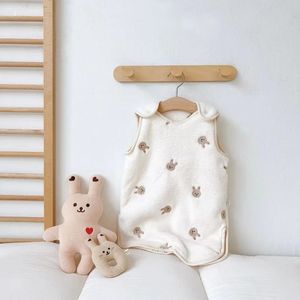 Saco de dormir para bebé de dibujos animados, edredón antipatadas suave y grueso, chaleco para niños, saco de dormir para niños de lana cálida, ropa de cama 240108