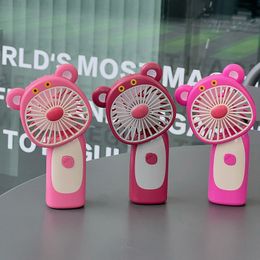 Cartoon Bear Handheld Fan Party Portable Mini Hand Held Fan avec USB Rechargeable Personal Desk Outdoor Home Office Travel Fans