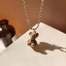 Dessin animé ours pendentif collier personnalité à la mode collier mode ins vent pull chandail chaîne accessoires