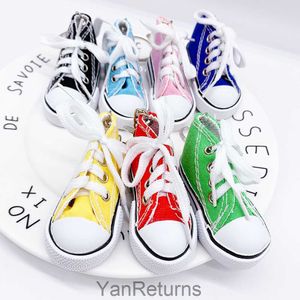 Cartoon canvas schoenen sleutelhanger schattige auto sleutelhanger hanger creatieve mini schoenen tas hanger student cadeau