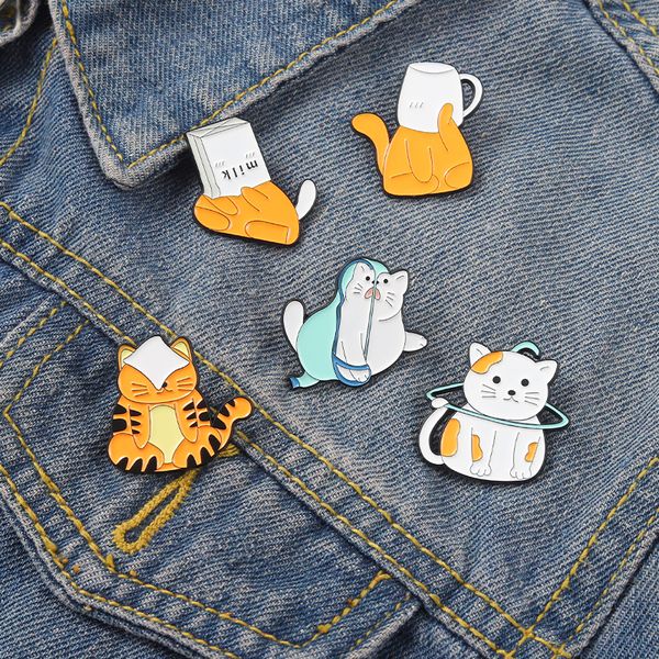 Gato de dibujos animados Esmalte Pin Broche Animal divertido Taza Bolsa de papel Naranja Gatito blanco Insignia Solapa Ropa Sombrero Mochila Joyería Regalo Niños Personalizado Al por mayor