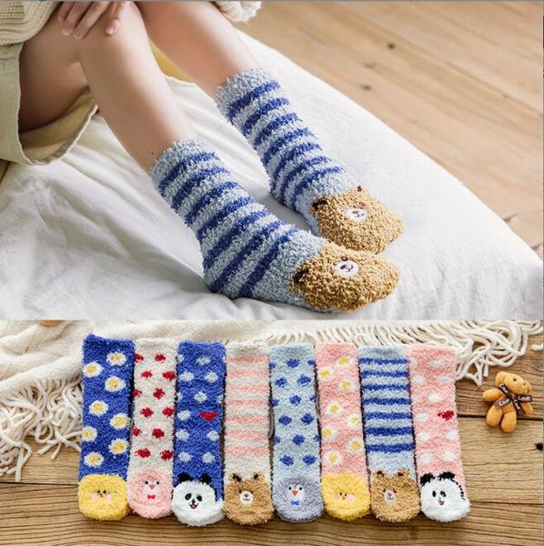 Chaussettes en molleton de corail pour enfants de dessin animé chaussettes épaisses et pelucheuses pour animaux mignons chauds en silicone antidérapant pour la maison