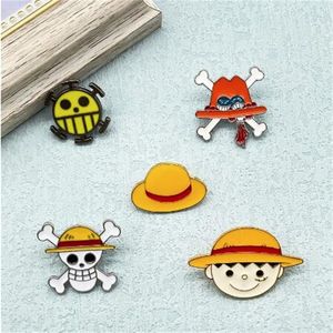 Cartoon schattige jongen draagt ​​hoed schedel ontwerp metalen emailbroche overdreven persoonlijkheidsbadge pin sieraden fan cadeau accessoires gc2058