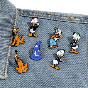 Cartoon Dogs Duck Ematel Pin de films anime mignons Jeux Épingles en émail dur collectionne le métat de la bande dessinée Broche de sac à dos