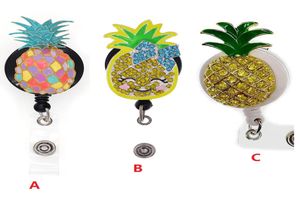 Cartoon Key Rings Fruit Pineapple Ringestone Retractable ID Portez pour l'infirmière Nom Accessoires Robine avec Alligator Clip2675136