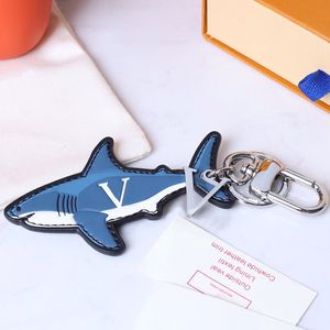 Cartoon Keychains Luxury Designer Fashion Keychain Sliver Keys Boucle En Cuir Véritable Requin Bleu Pendentif Lettre Hommes Femmes Sacs Ornements