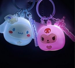 Iluminación de dibujos animados Kuromi Cinnamoroll Charms Joyería Llavero Mochila Llavero Accesorios Percha