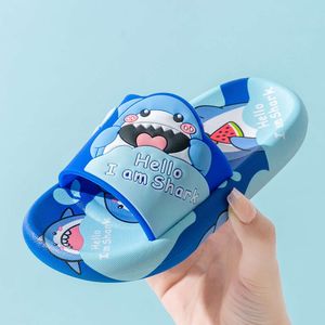 Cartoon Little Shark Baby Summer's Summer's Summer ducha Inserborda Anti Slip Slip Soba, sin olor con zapatillas frescas afuera